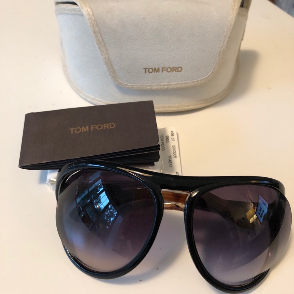 New black & tortoise shell Tom ford sunglasses
